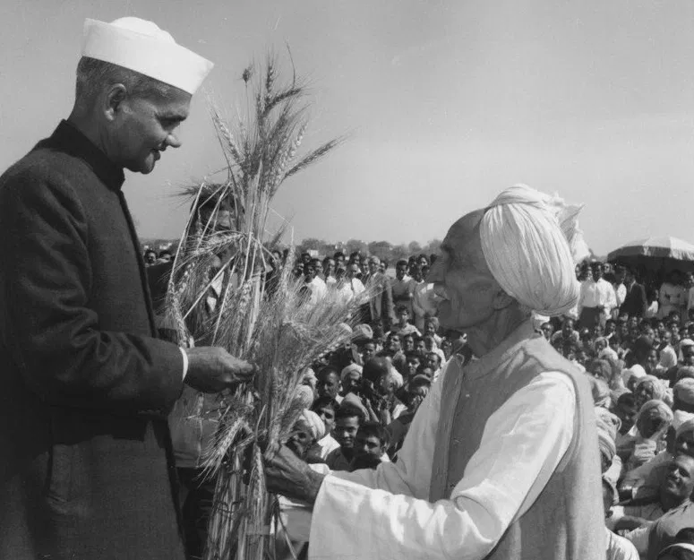 PM Lal Bahadur Shastri who coined Jai Jawan Jai Kisan during India's food crisis